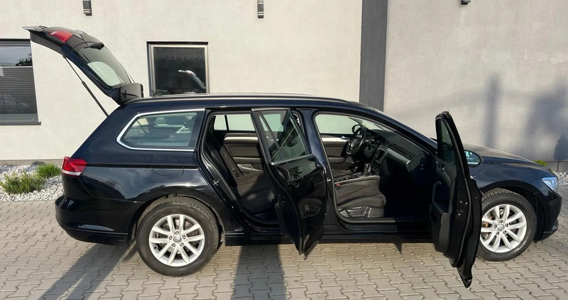 Volkswagen Passat cena 53900 przebieg: 230000, rok produkcji 2016 z Leżajsk małe 191